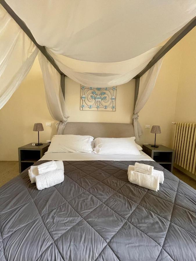 4 Balconi Rooms-Boutique B&B Lecce Exterior foto